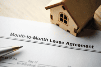 Month to month lease Shutterstock_1861591009